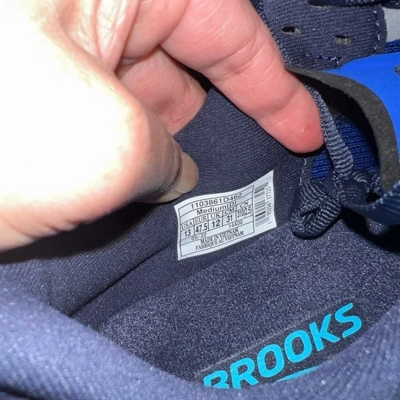 NWOT! Brooks Limited Edition Launch 9 Speed Blue w/poka dot running shoes - Picture 6 of 8